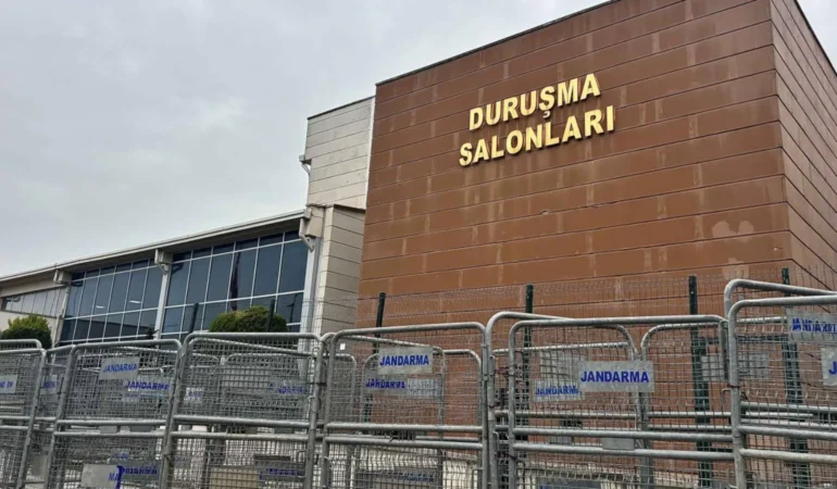 İBB Davasında Kanser Tedavisi Gören Sanığın Yakalama Kararı Kaldırıldı