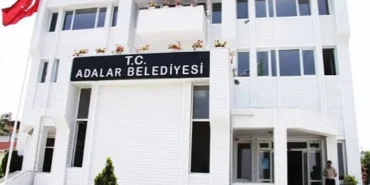 Adalar Belediyesi Başkanvekilliği Seçiminde AKP Adayına Oy Veren 3 Meclis Üyesi Disipline Gönderildi
