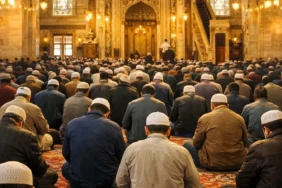 Diyanet İşleri Başkanlığı Cuma Hutbesinde Sosyal Medya Kullanıcılarına Mahremiyet Uyarısında Bulundu