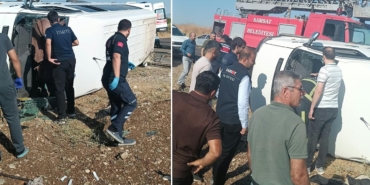 Samsat yolunda kontrolden çıkan minibüsün devrilmesi sonucu 12 kişi yaralandı