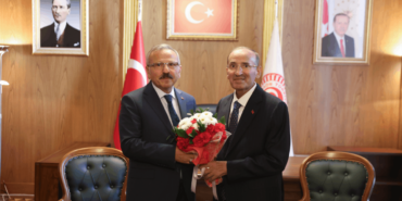 TBMM Başkanvekilliği Görevinde Devir Teslim Gerçekleşti: Bekir Bozdağ Görevi Yusuf Beyazıt'a Devretti