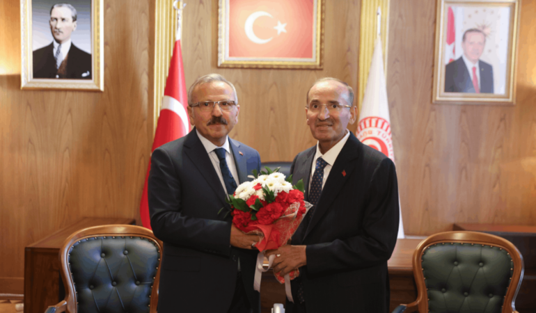 TBMM Başkanvekilliği Görevinde Devir Teslim Gerçekleşti: Bekir Bozdağ Görevi Yusuf Beyazıt'a Devretti
