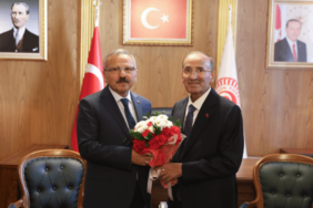Bekir Bozdağ TBMM Başkanvekilliği Görevini Törenle Yusuf Beyazıt'a Devretti
